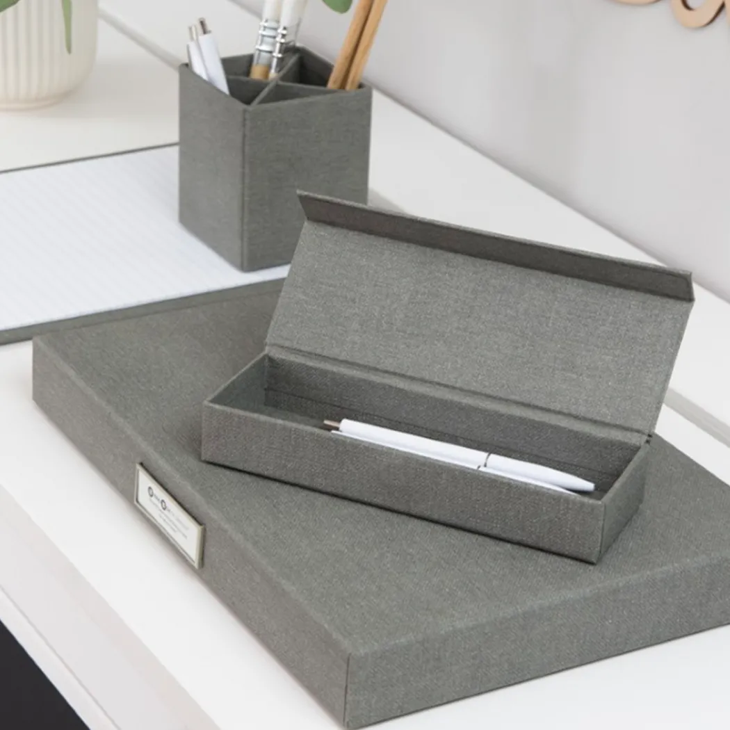 Astrid Pennbox Grå