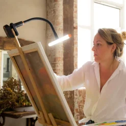 Easel Lamp Go